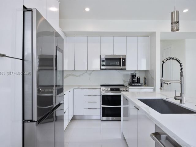 Home for sale at 2981 SW 149th Ave - photo 7531702