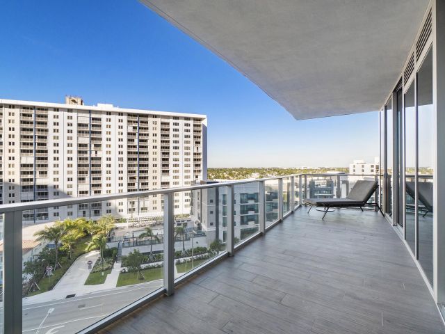 3-bedroom condo for rent in Fort Lauderdale - 2200 N Ocean Boulevard S606 - MondialRealty