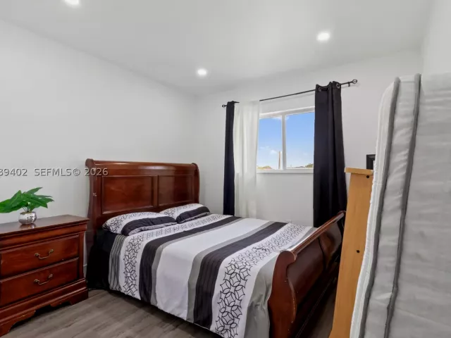 4-bedroom home for sale in Miami - 14052 SW 167th Ter - MondialRealty