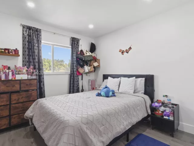 4-bedroom home for sale in Miami - 14052 SW 167th Ter - MondialRealty