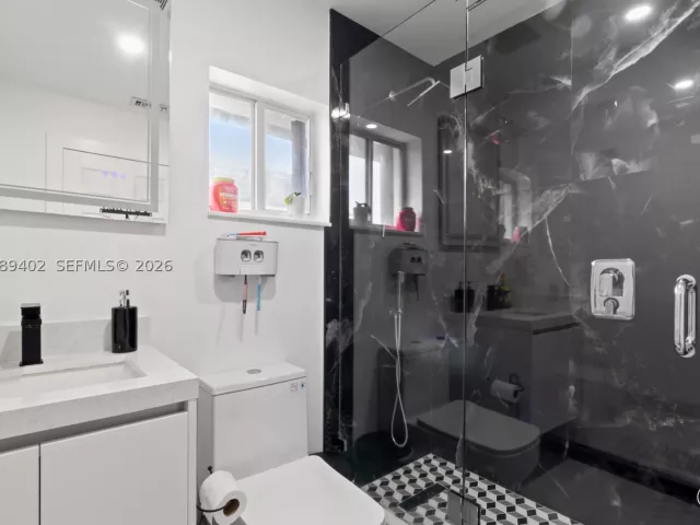 4-bedroom home for sale in Miami - 14052 SW 167th Ter - MondialRealty