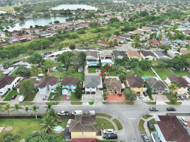 4-bedroom home for sale in Miami - 14052 SW 167th Ter - MondialRealty
