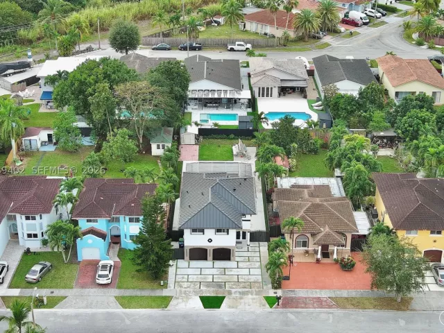 4-bedroom home for sale in Miami - 14052 SW 167th Ter - MondialRealty