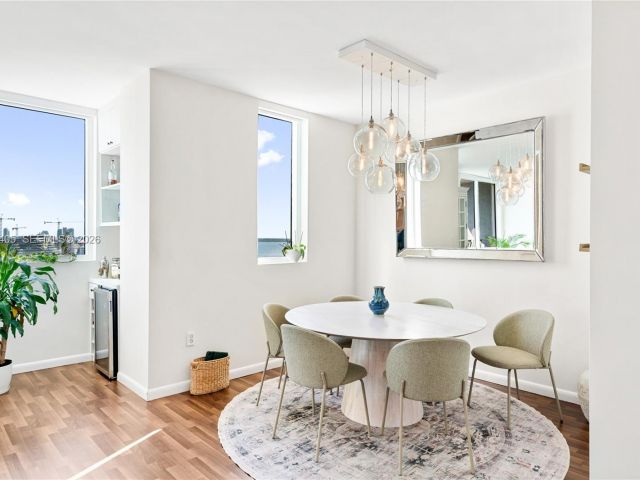 Apartment for rent  Unit #1703 - photo 7534307