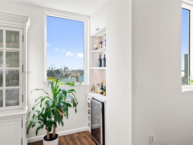 Apartment for rent  Unit #1703 - photo 7534312