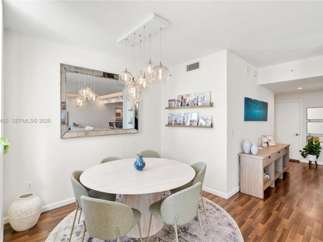 Apartment for rent  Unit #1703 - photo 7534313