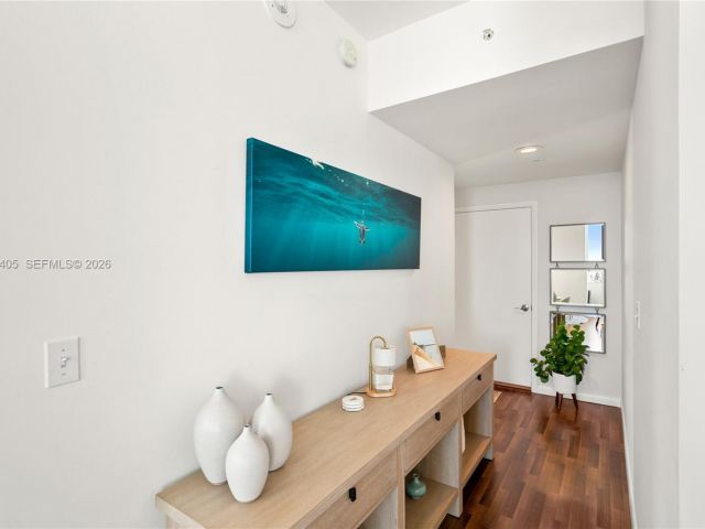 Apartment for rent  Unit #1703 - photo 7534314