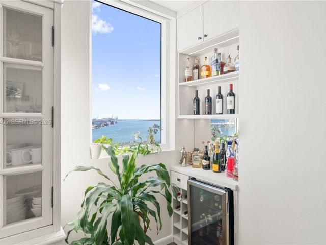 Apartment for rent  Unit #1703 - photo 7534316