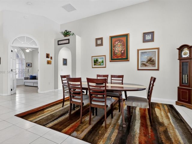 5-bedroom home for sale in Pembroke Pines - 1845 NW 139th Ter - MondialRealty