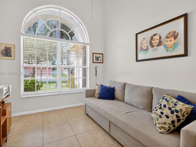 5-bedroom home for sale in Pembroke Pines - 1845 NW 139th Ter - MondialRealty