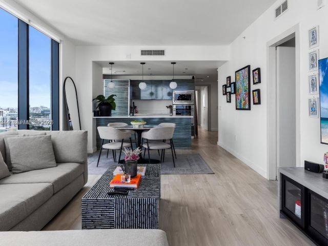 Apartment for rent  Unit #2008 - photo 7530206