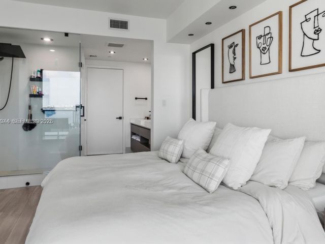 Apartment for rent  Unit #2008 - photo 7530209