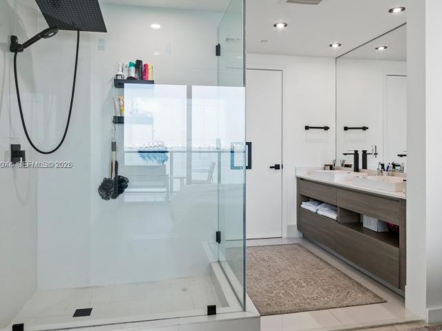 Apartment for rent  Unit #2008 - photo 7530210