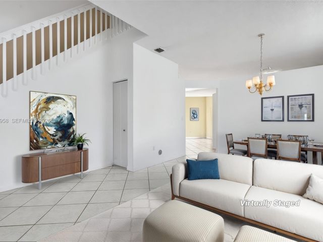 3-bedroom home for sale in Pembroke Pines - 15462 NW 14th Ct - MondialRealty