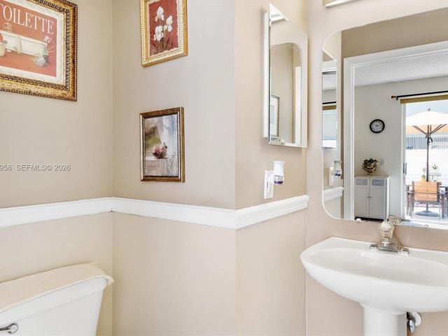 3-bedroom home for sale in Pembroke Pines - 15462 NW 14th Ct - MondialRealty