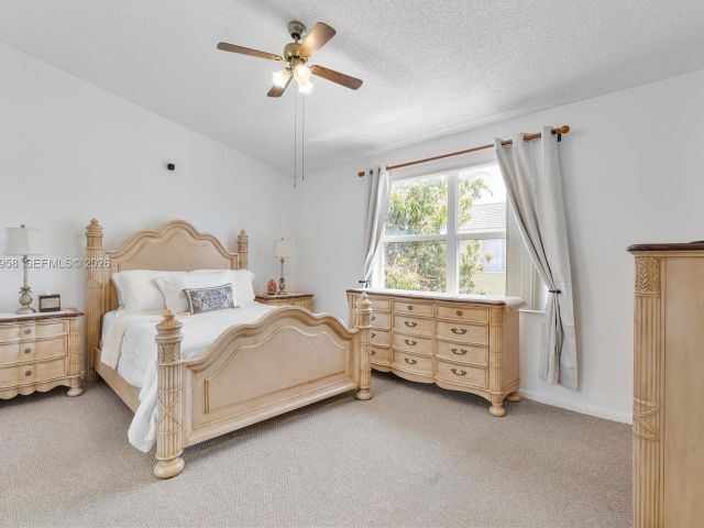 3-bedroom home for sale in Pembroke Pines - 15462 NW 14th Ct - MondialRealty