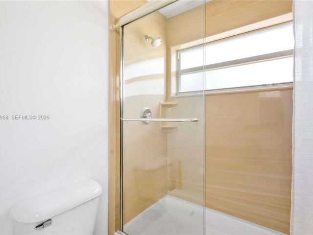 3-bedroom home for sale in Pembroke Pines - 15462 NW 14th Ct - MondialRealty