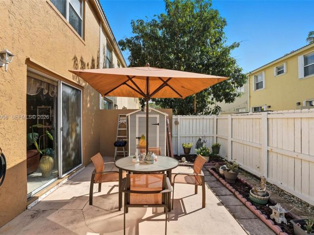 3-bedroom home for sale in Pembroke Pines - 15462 NW 14th Ct - MondialRealty