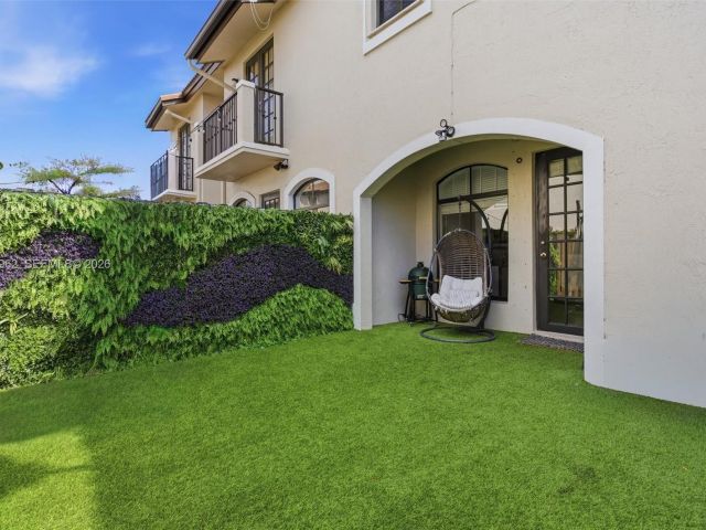 3-bedroom home for sale in Doral - 10319 NW 30th Ter - MondialRealty