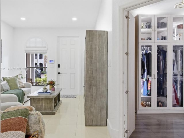 3-bedroom home for sale in Doral - 10319 NW 30th Ter - MondialRealty