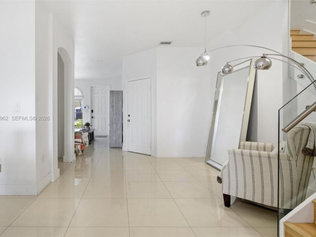 3-bedroom home for sale in Doral - 10319 NW 30th Ter - MondialRealty
