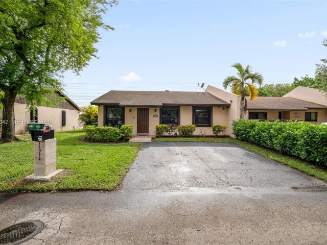 Home for sale at 11914 SW 125th Pl - photo 7529717