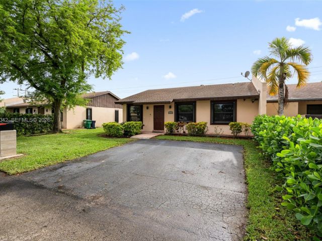 Home for sale at 11914 SW 125th Pl - photo 7529718