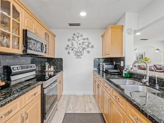 Home for sale at 11914 SW 125th Pl - photo 7529719