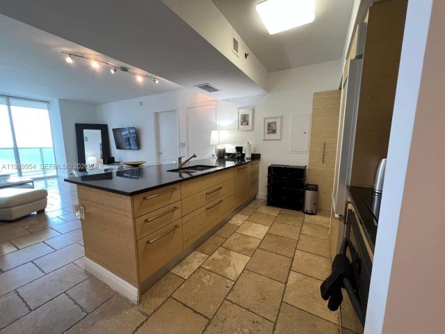 Apartment for sale  Unit #4010 - photo 7530778