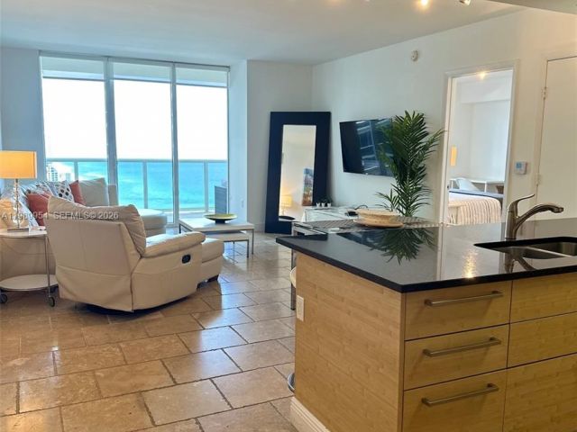 Apartment for sale  Unit #4010 - photo 7530779