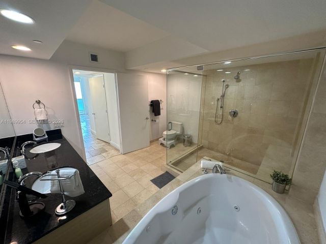 Apartment for sale  Unit #4010 - photo 7530791