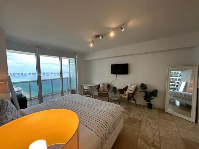 2-bedroom condo for sale in Hallandale Beach - 1830 S Ocean Dr 4010 - MondialRealty