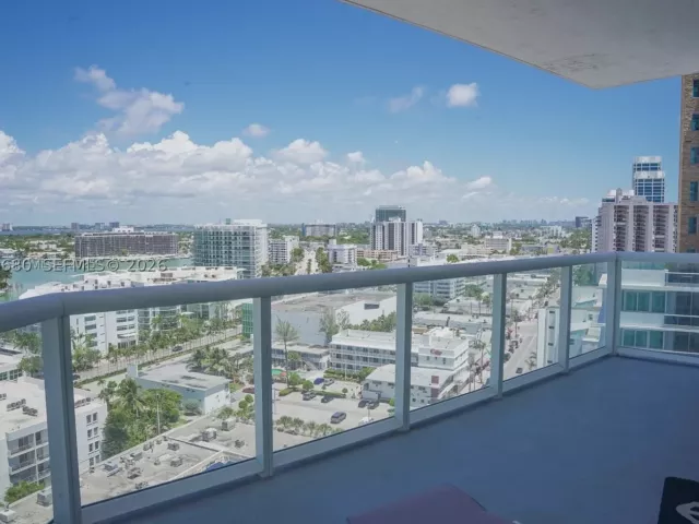 2-bedroom condo for sale in Miami Beach - 6515 Collins Ave 1709 - MondialRealty