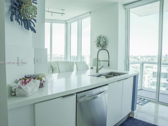 Apartment for sale  Unit #1709 - photo 7530969