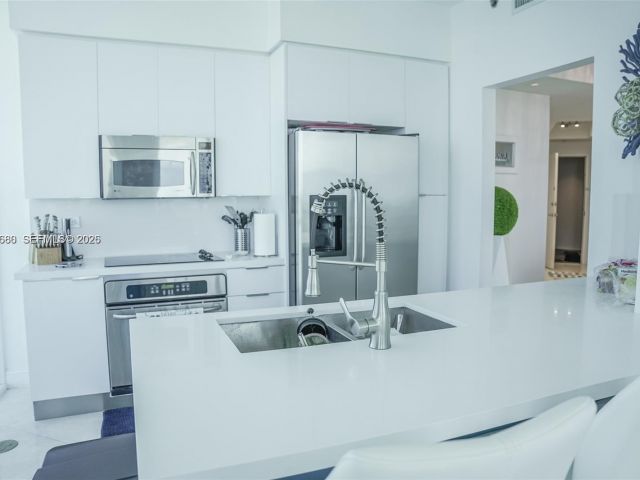 Apartment for sale  Unit #1709 - photo 7530970