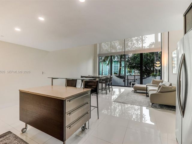 Apartment for rent  Unit #112 - photo 7531072