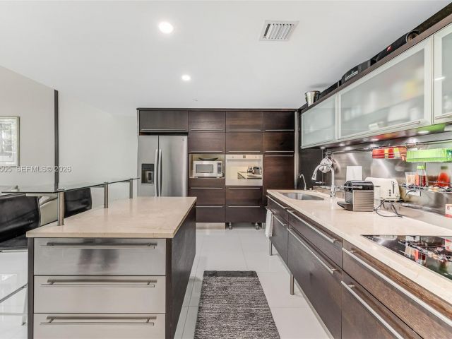 Apartment for rent  Unit #112 - photo 7531076