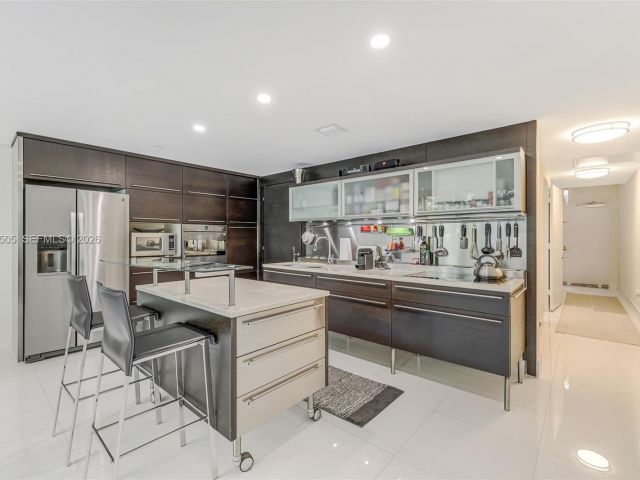 Apartment for rent  Unit #112 - photo 7531077