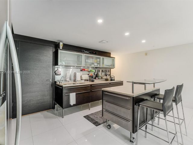 Apartment for rent  Unit #112 - photo 7531079