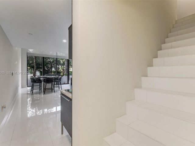 Apartment for rent  Unit #112 - photo 7531086