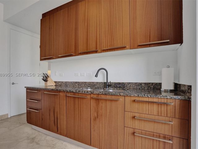 2-bedroom condo for rent in Sunny Isles Beach - 16001 Collins Ave 805 - MondialRealty