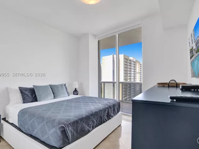 2-bedroom condo for rent in Sunny Isles Beach - 16001 Collins Ave 805 - MondialRealty