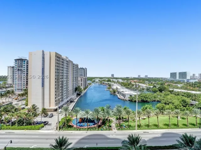 2-bedroom condo for rent in Sunny Isles Beach - 16001 Collins Ave 805 - MondialRealty