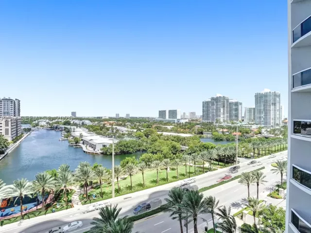 2-bedroom condo for rent in Sunny Isles Beach - 16001 Collins Ave 805 - MondialRealty