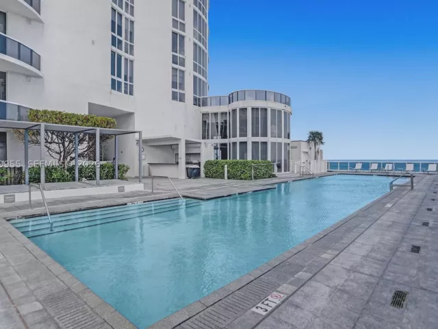 2-bedroom condo for rent in Sunny Isles Beach - 16001 Collins Ave 805 - MondialRealty