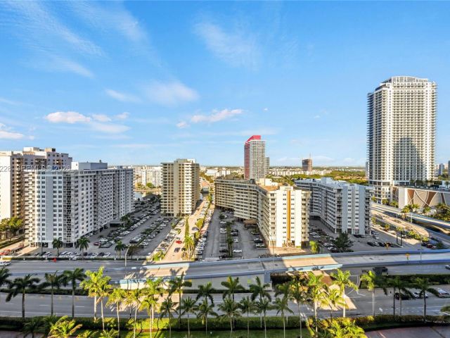 Apartment for rent  Unit #1707 - photo 7530753