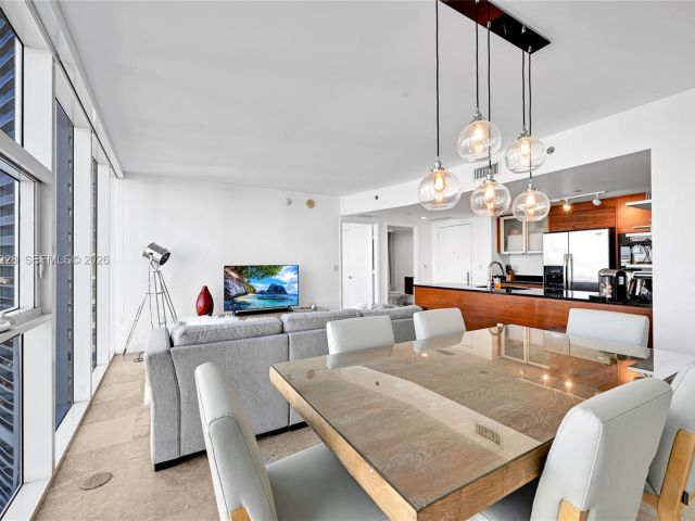 Apartment for rent  Unit #1707 - photo 7530757