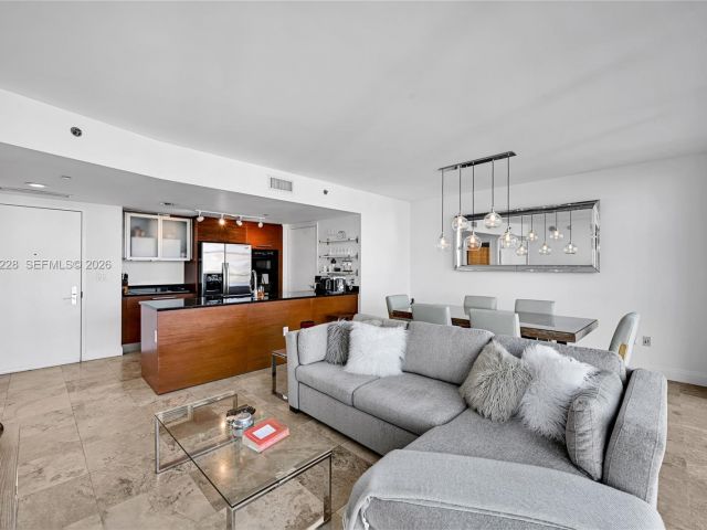 Apartment for rent  Unit #1707 - photo 7530760