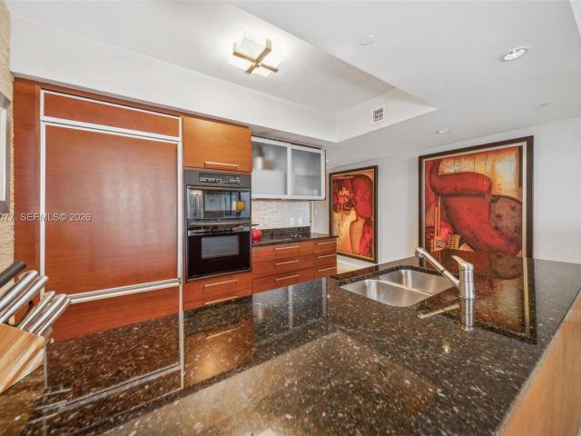 Apartment for rent  Unit #3111 - photo 7530803