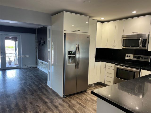 Home for rent at 2713 Sherman St - photo 7529886